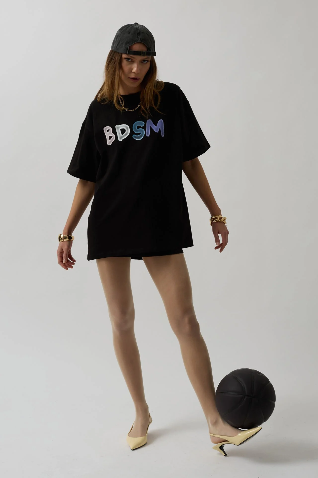 Hustle Tee in black