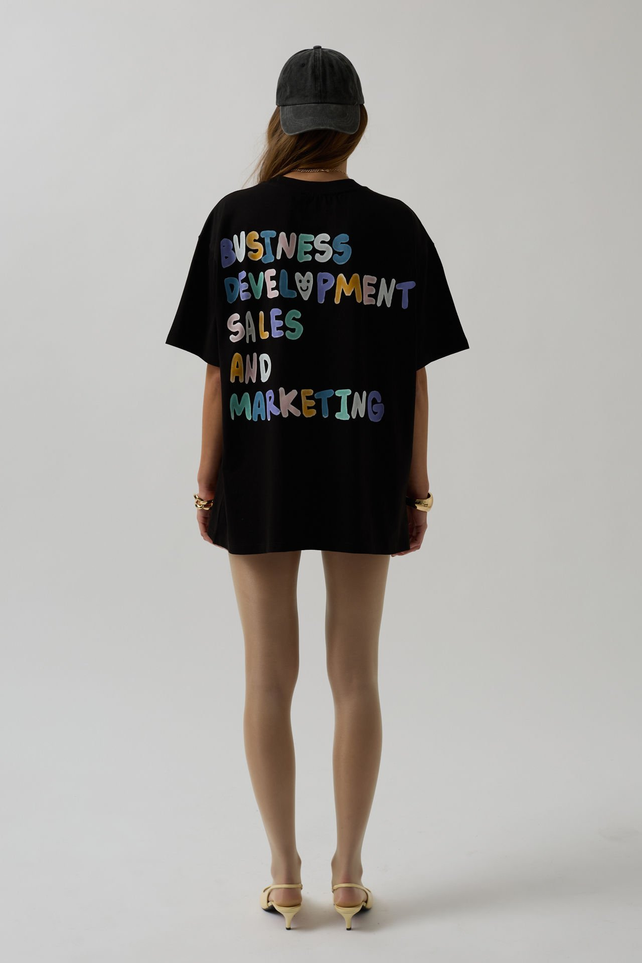 Hustle Tee in black 2